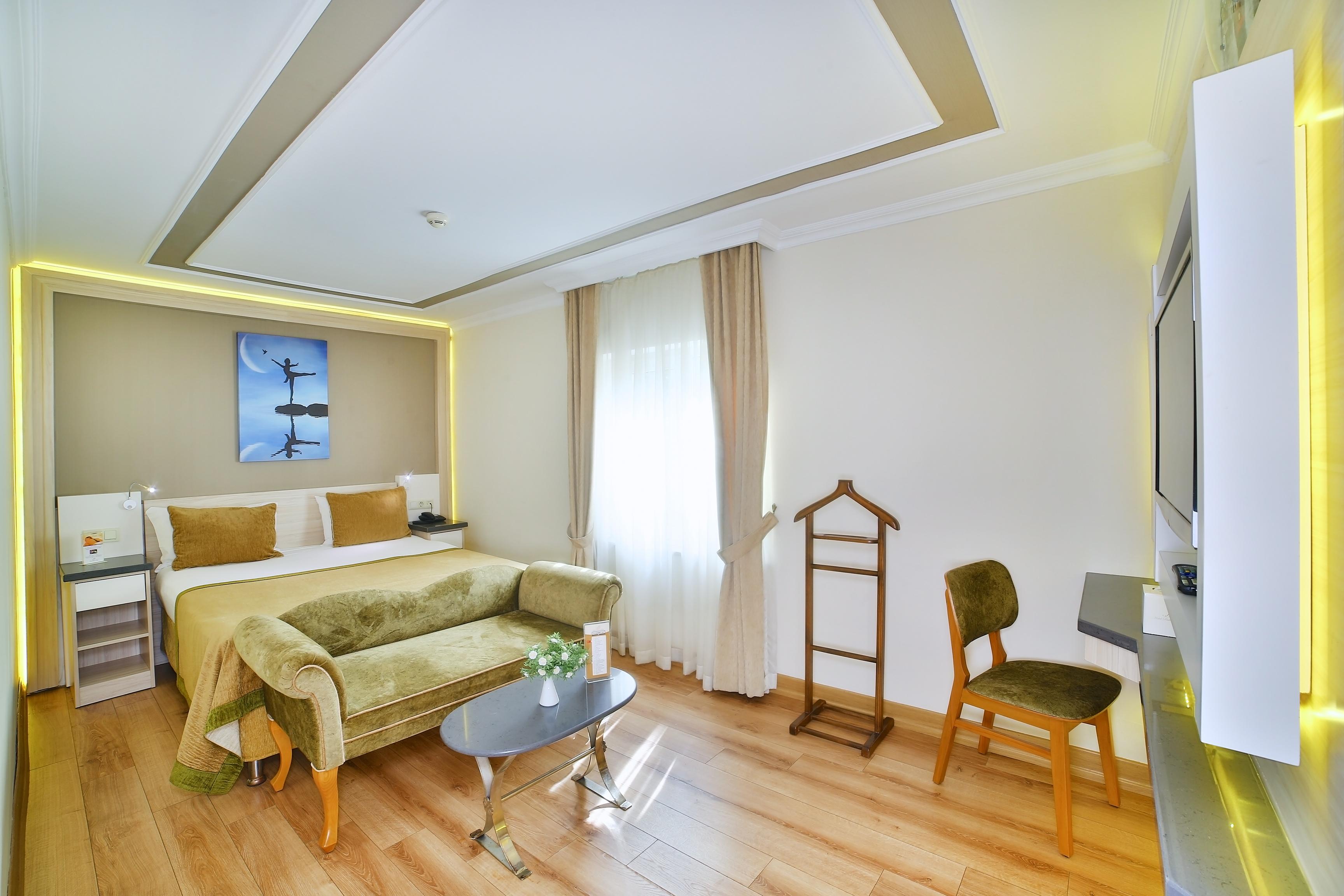 Hotel Bulvar Palas Istanbul Bagian luar foto