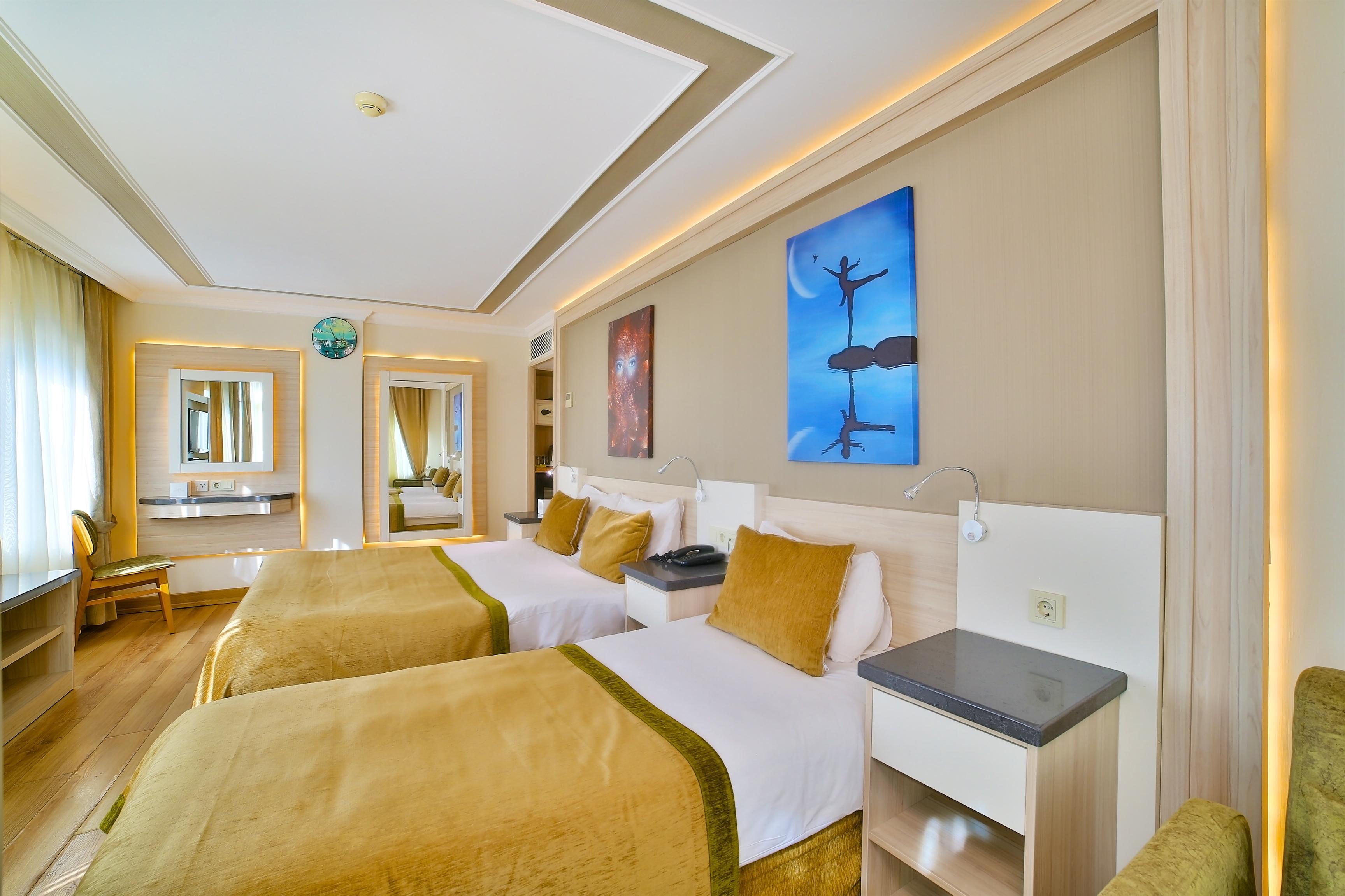 Hotel Bulvar Palas Istanbul Bagian luar foto