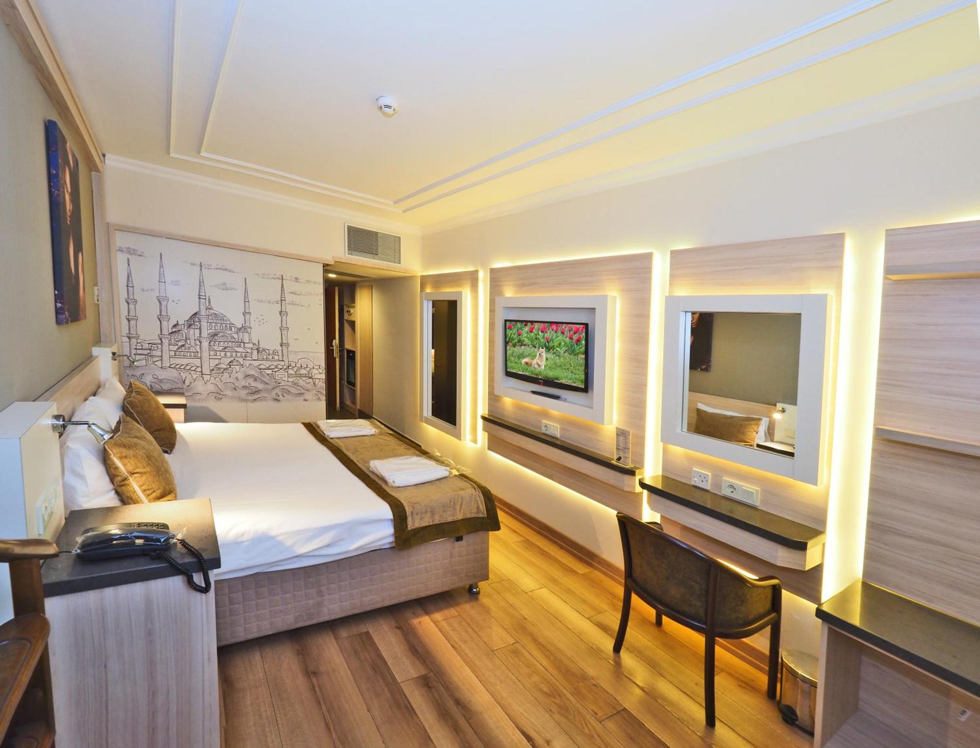 Hotel Bulvar Palas Istanbul Bagian luar foto