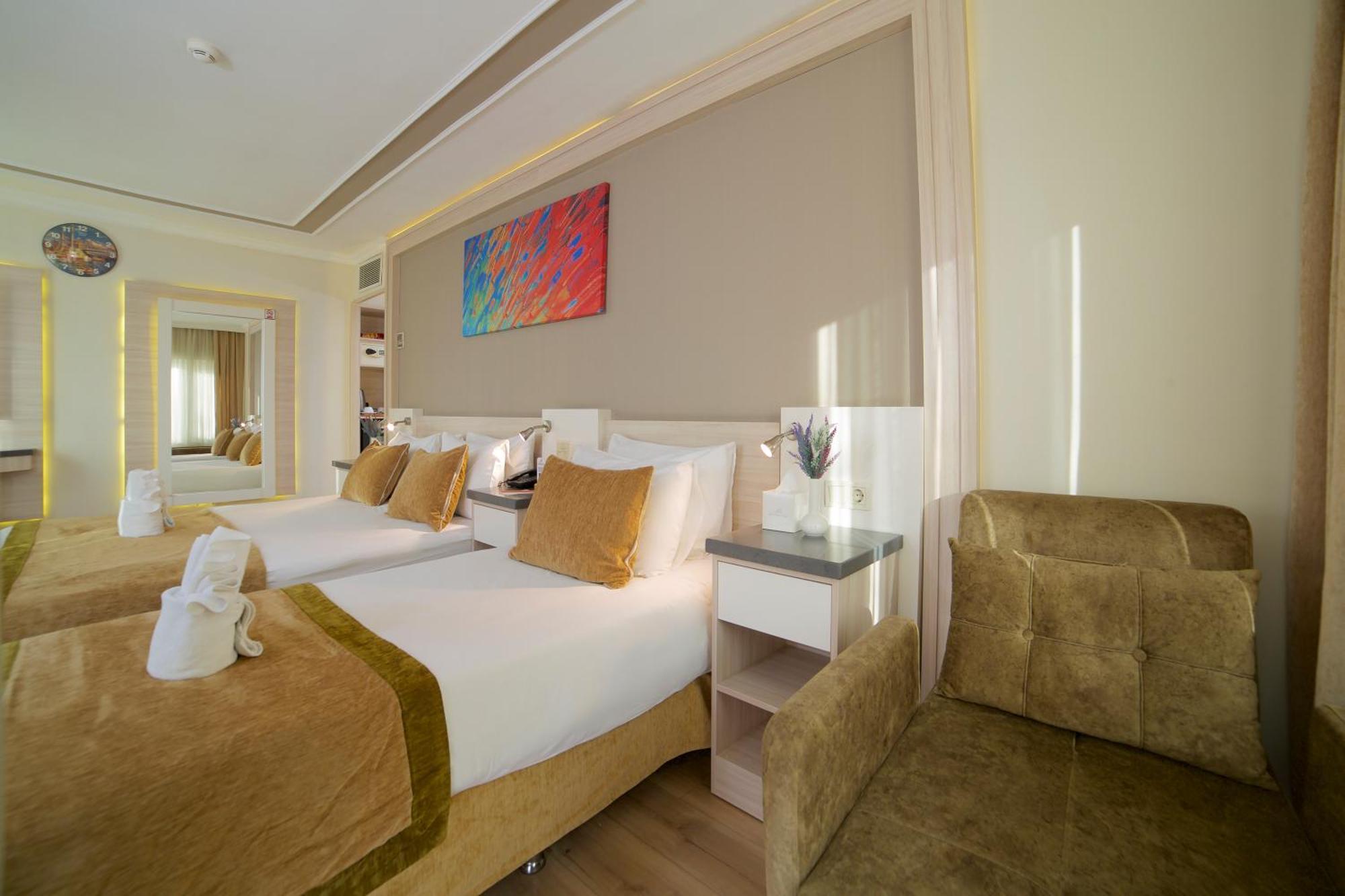 Hotel Bulvar Palas Istanbul Bagian luar foto