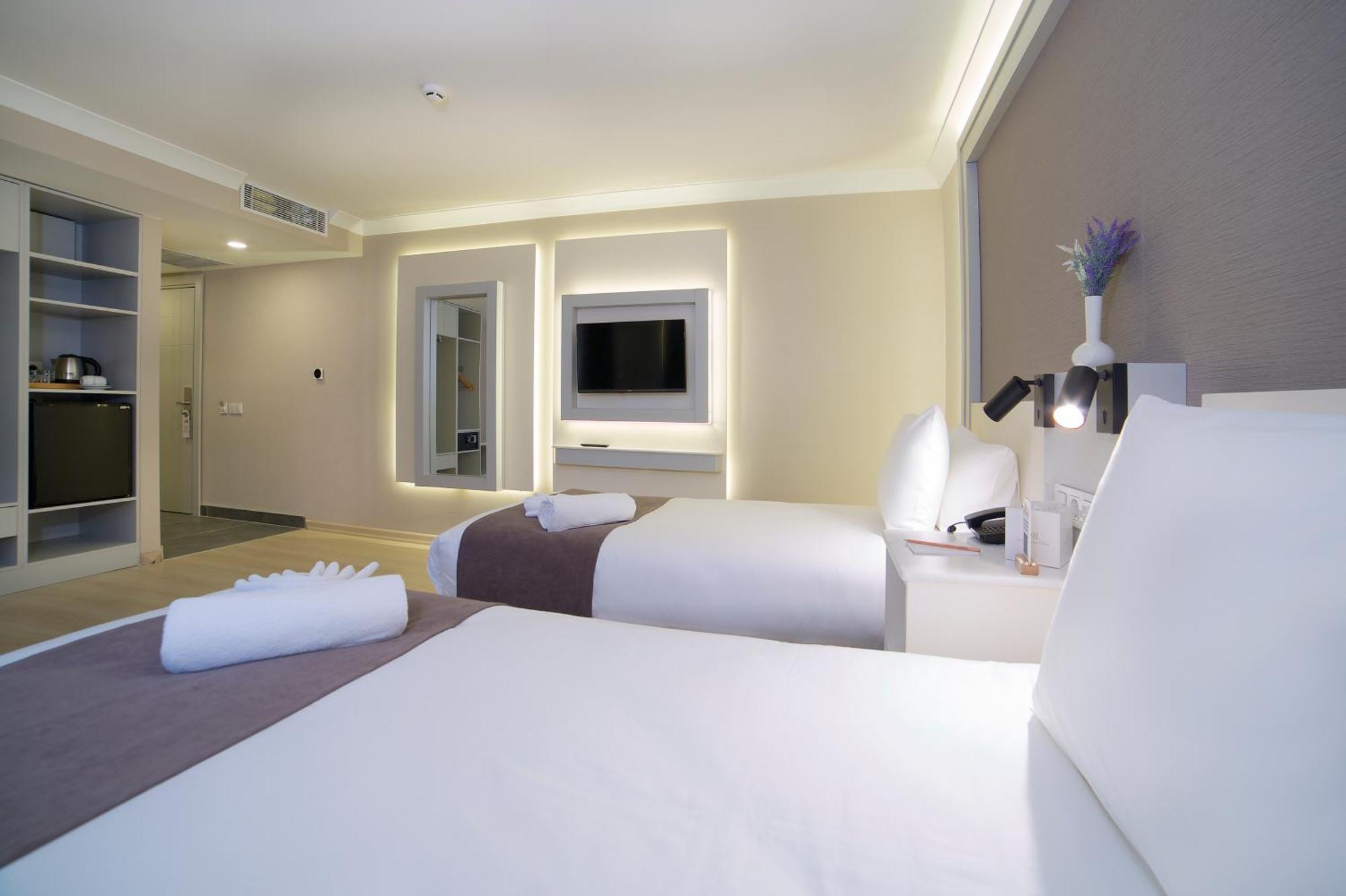 Hotel Bulvar Palas Istanbul Bagian luar foto