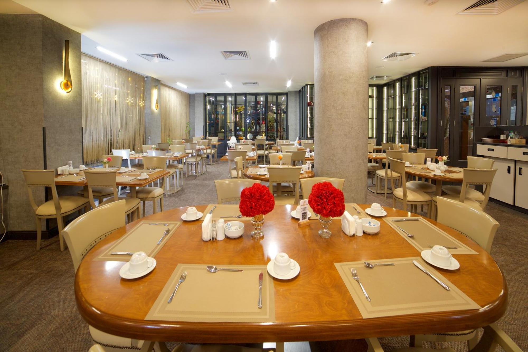 Hotel Bulvar Palas Istanbul Bagian luar foto