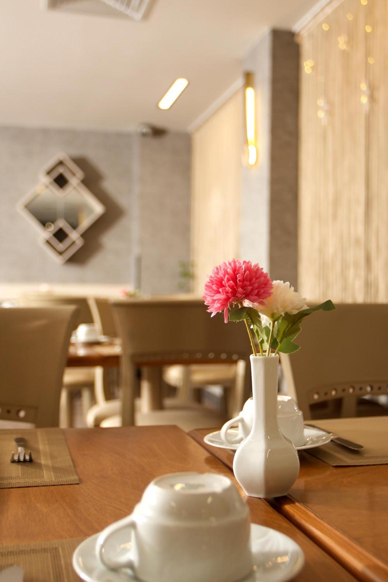 Hotel Bulvar Palas Istanbul Bagian luar foto