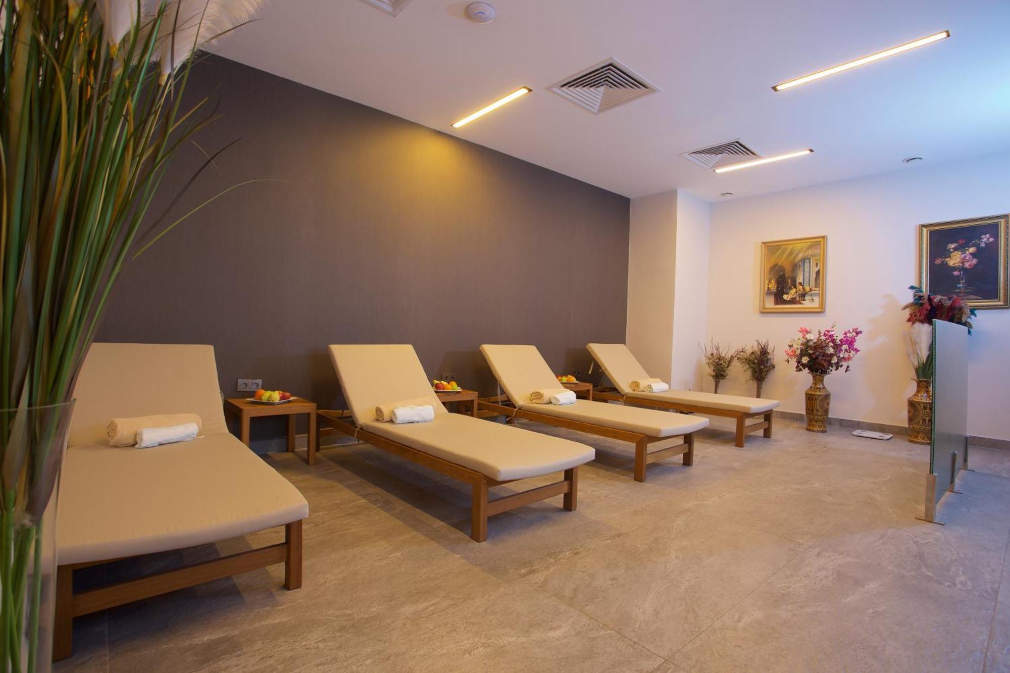 Hotel Bulvar Palas Istanbul Bagian luar foto
