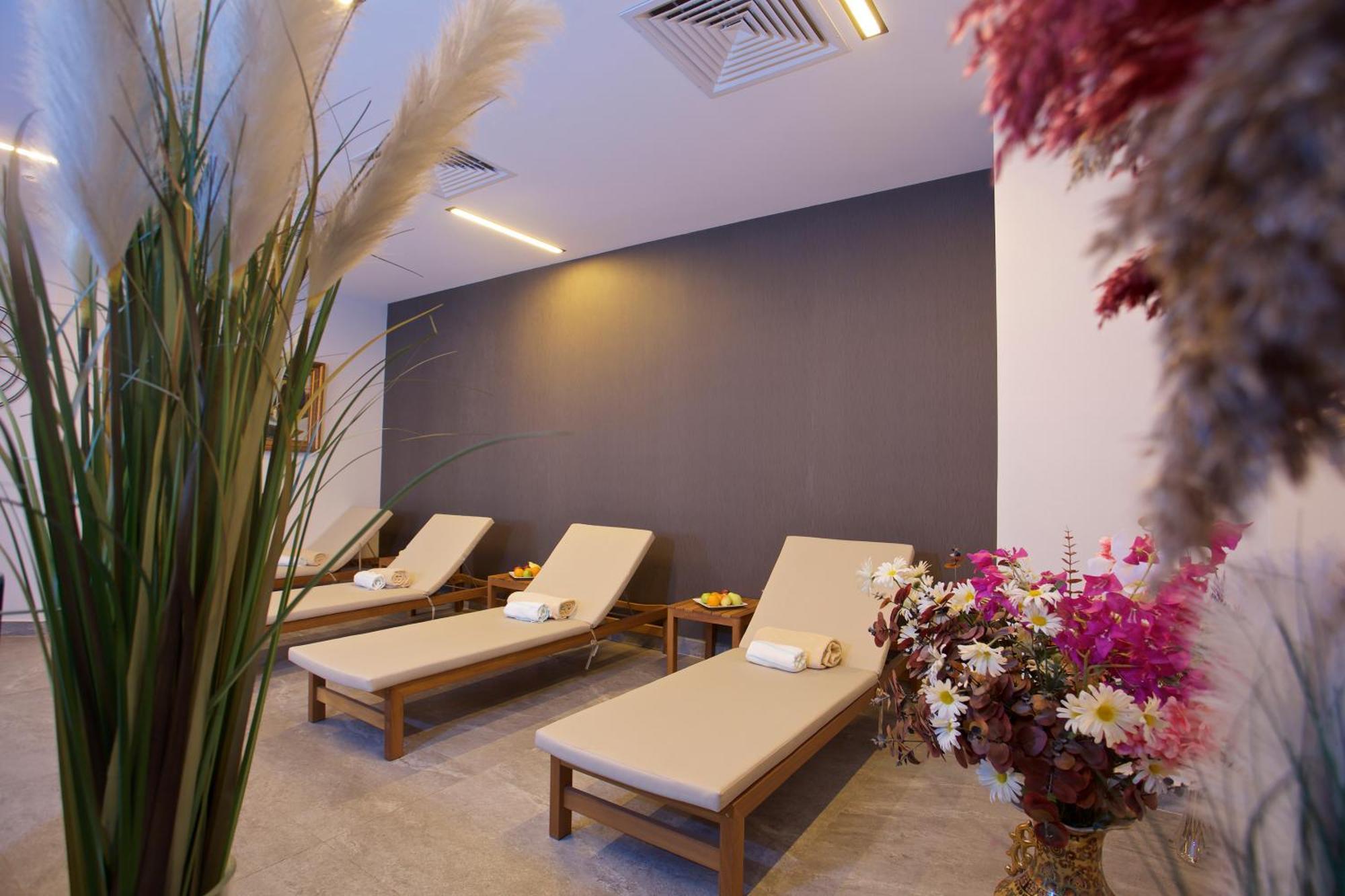 Hotel Bulvar Palas Istanbul Bagian luar foto