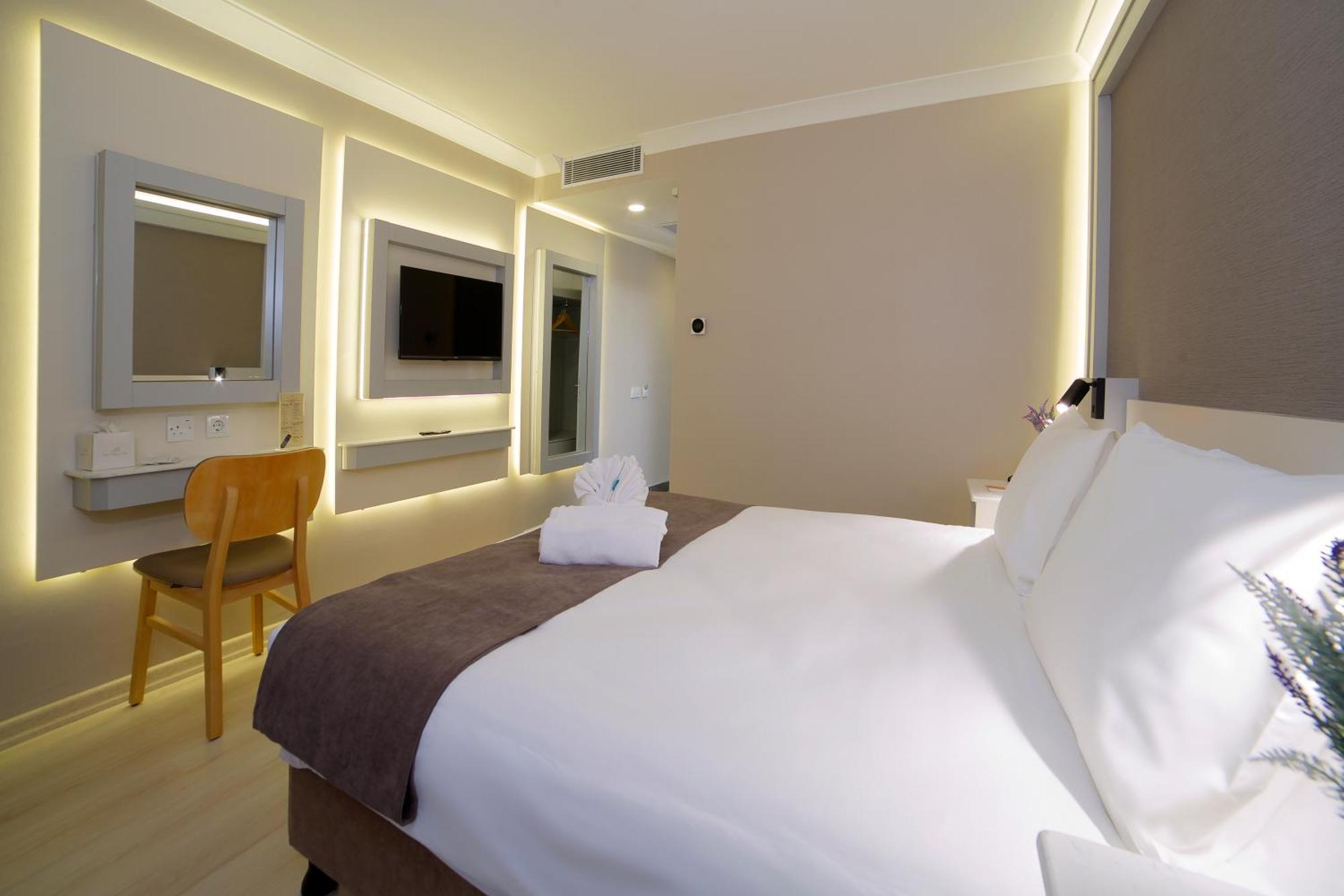 Hotel Bulvar Palas Istanbul Bagian luar foto